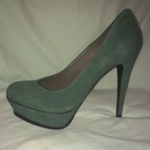 POUR LA VICTOIRE suede pumps, 8